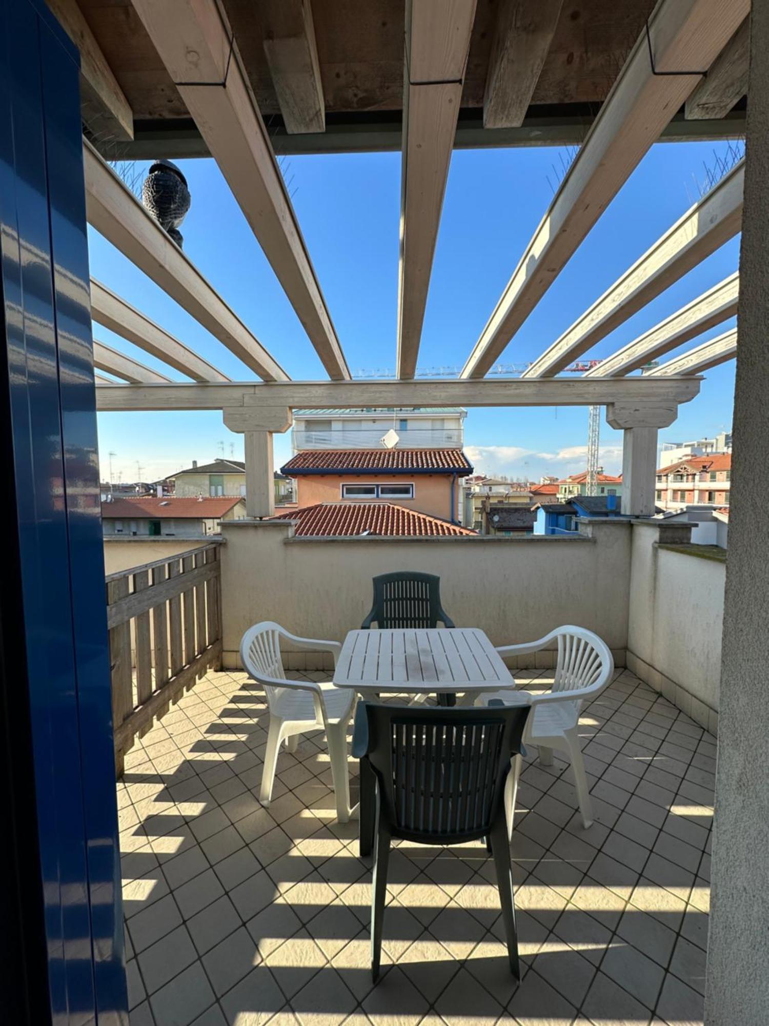 Residence Stefania Attici Su 2 Livelli - Agenzia Cocal Каорле Экстерьер фото