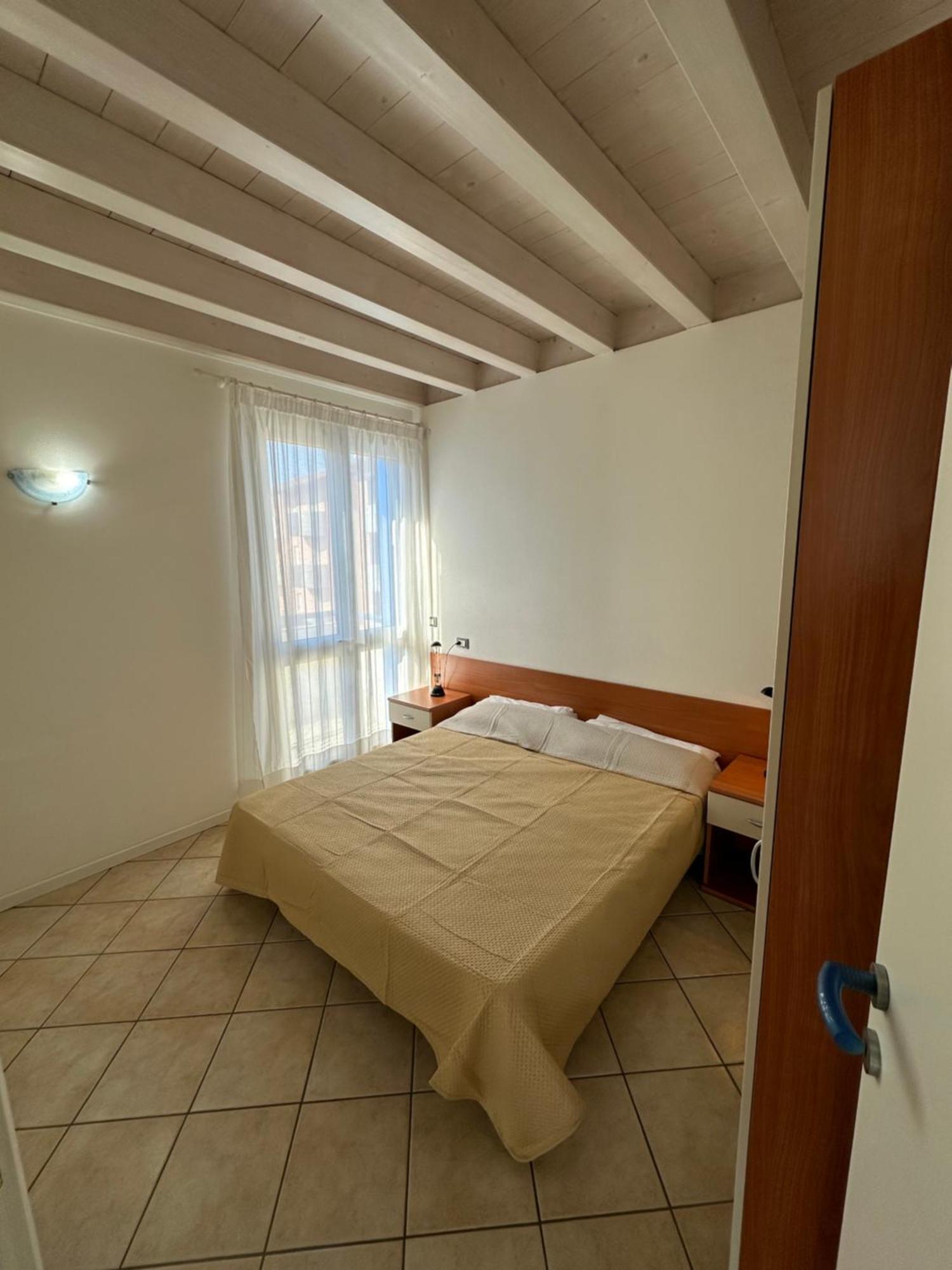 Residence Stefania Attici Su 2 Livelli - Agenzia Cocal Каорле Экстерьер фото