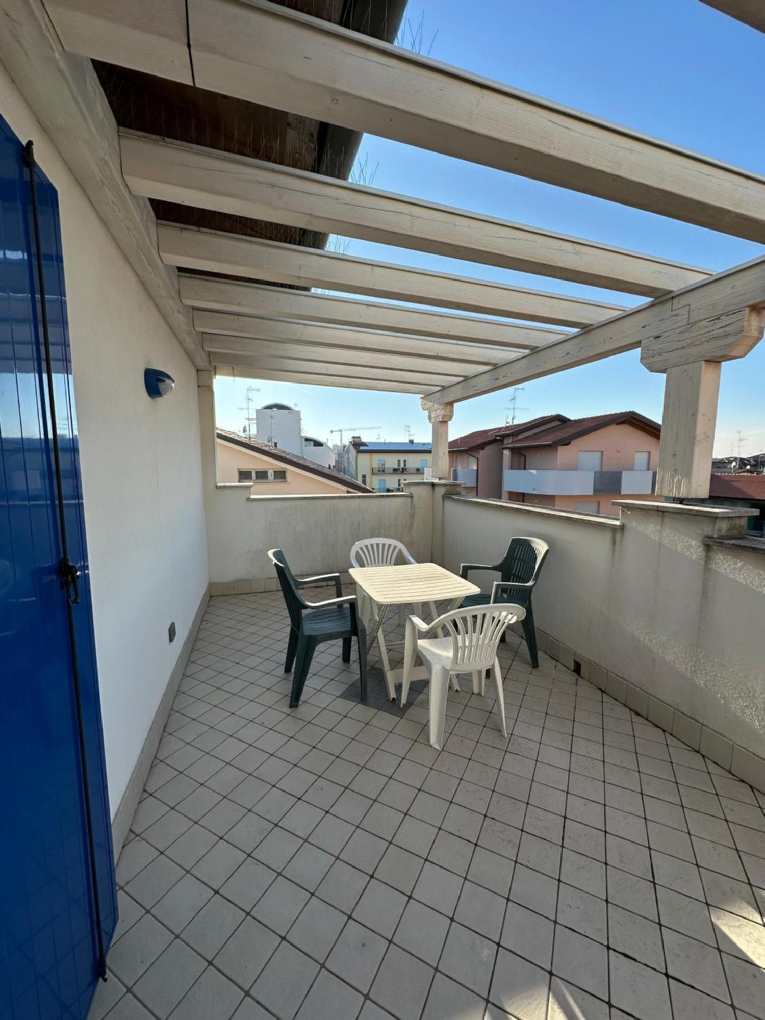 Residence Stefania Attici Su 2 Livelli - Agenzia Cocal Каорле Экстерьер фото