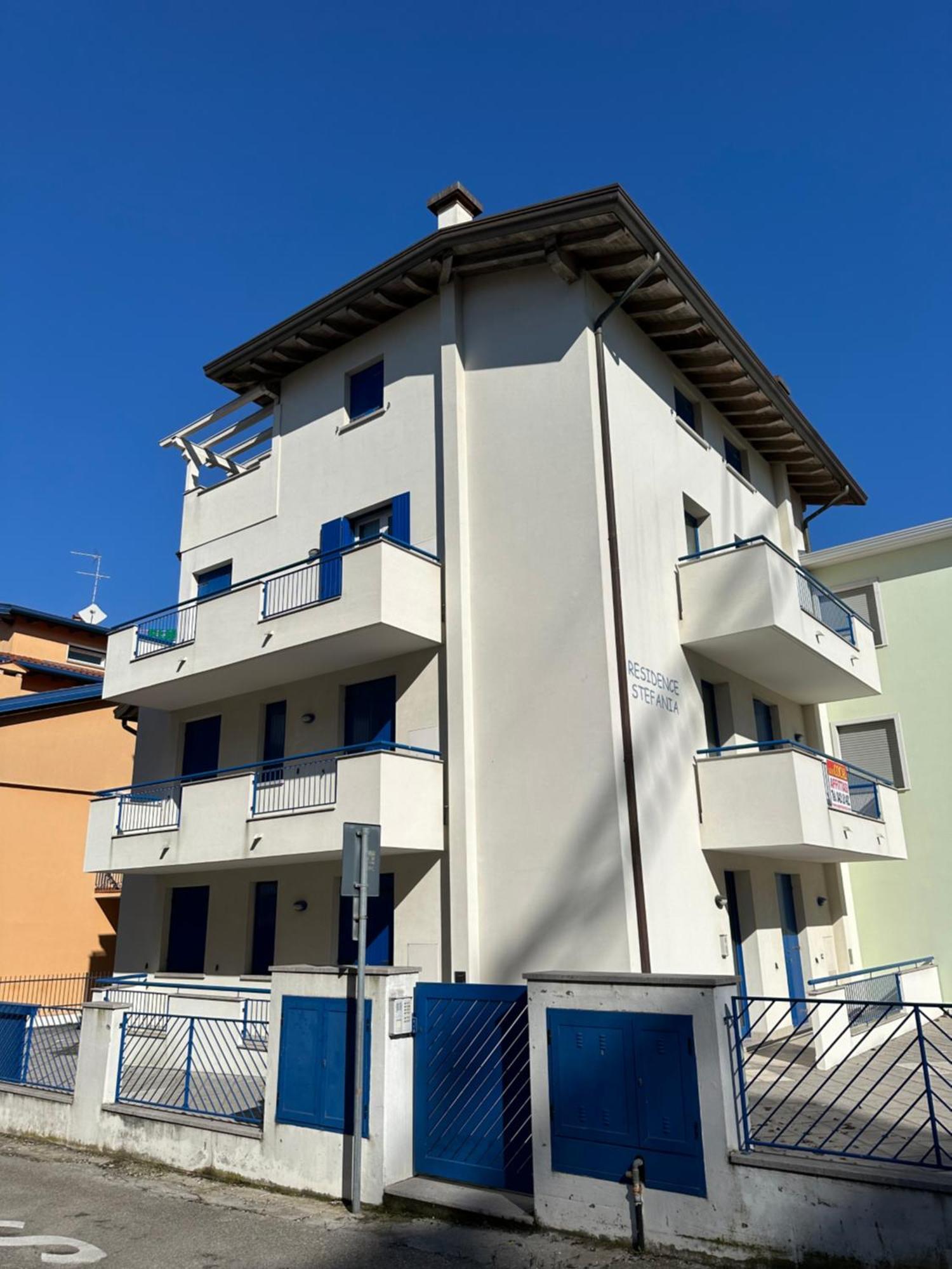 Residence Stefania Attici Su 2 Livelli - Agenzia Cocal Каорле Экстерьер фото